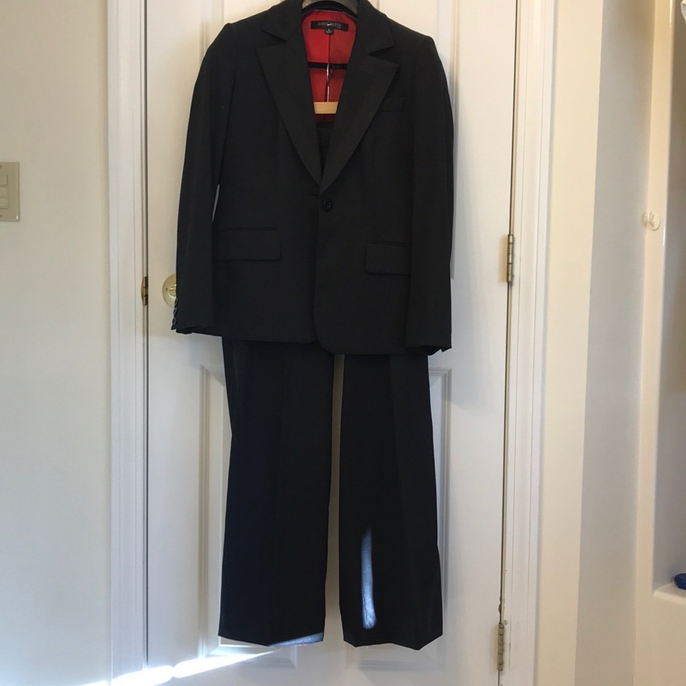Anne Klein Black with little sparkle in fabric set